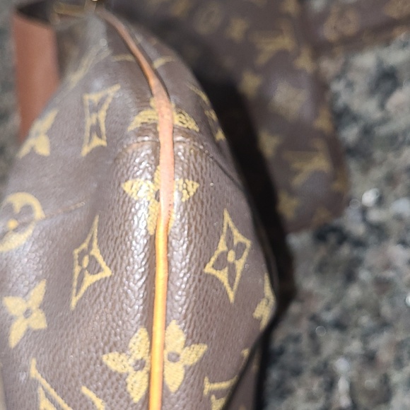 UNISEX LOUIS VUITTON MUSETTE GM MONOGRAM BAG with MONOGRAM CROSSBODY STRAP - Picture 15 of 17